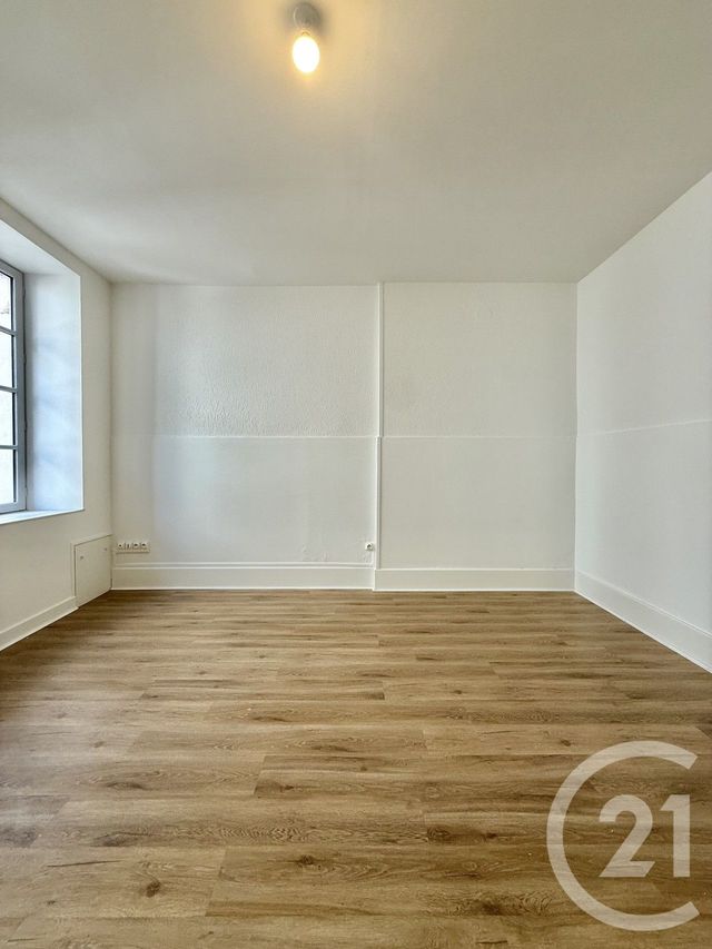 Appartement Studio &agrave; louer - 1 pi&egrave;ce - 29,27 m2 - Moulins - 03 - AUVERGNE