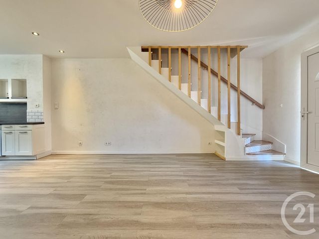 Maison &agrave; louer - 3 pi&egrave;ces - 75,54 m2 - Moulins - 03 - AUVERGNE