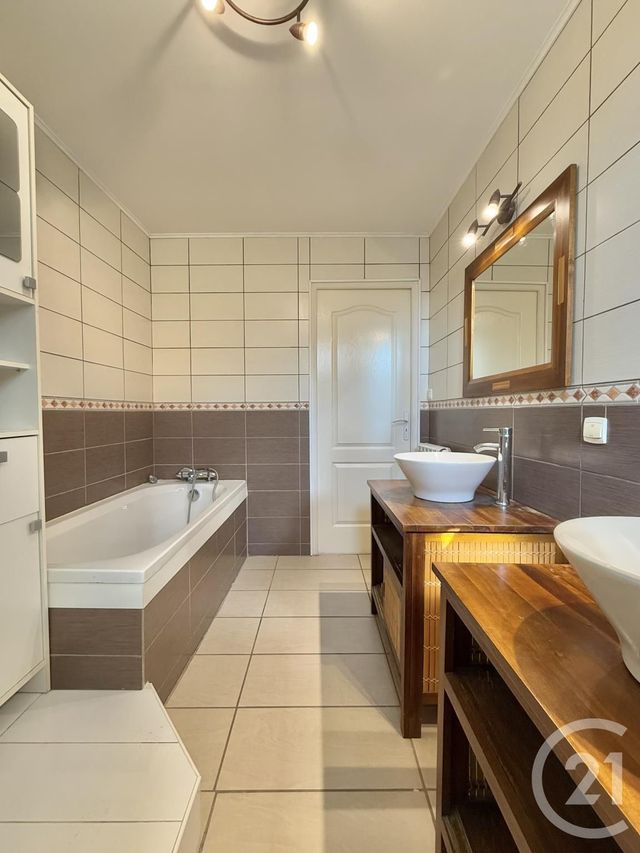 Maison &agrave; louer - 3 pi&egrave;ces - 75,54 m2 - Moulins - 03 - AUVERGNE