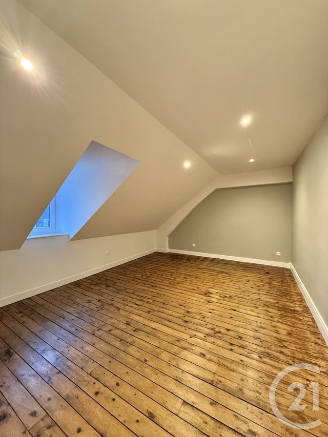 Maison &agrave; louer - 5 pi&egrave;ces - 150,73 m2 - Moulins - 03 - AUVERGNE