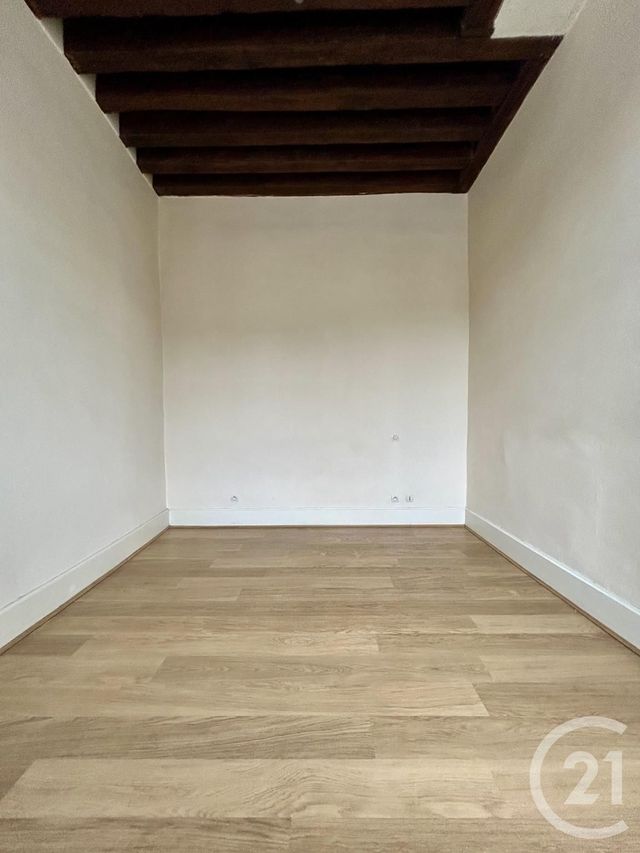 Appartement F2 &agrave; louer - 2 pi&egrave;ces - 66 m2 - Moulins - 03 - AUVERGNE