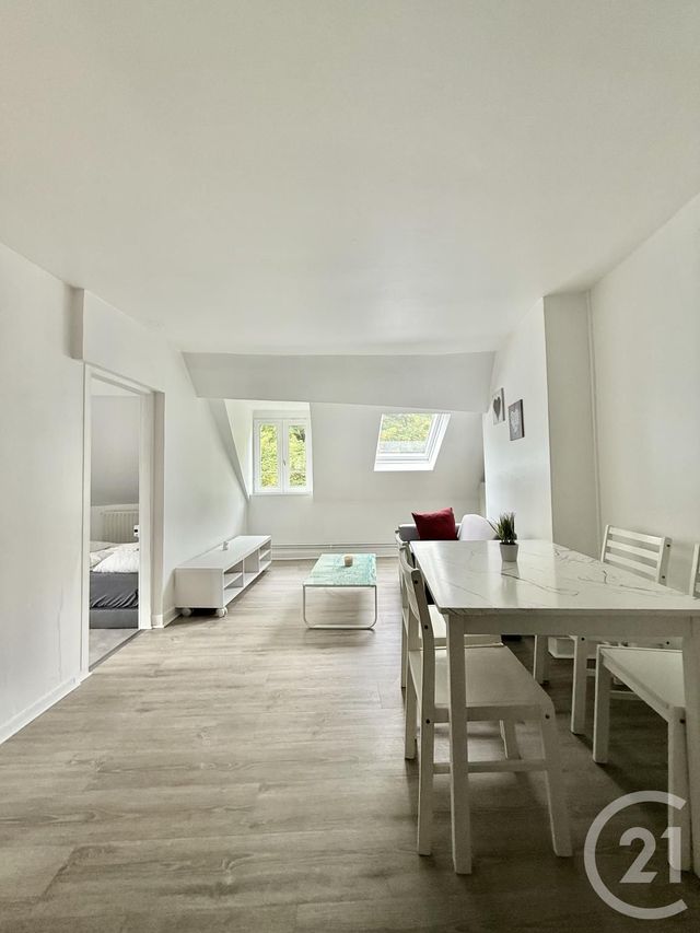 Appartement F2 &agrave; louer - 2 pi&egrave;ces - 25,63 m2 - Moulins - 03 - AUVERGNE