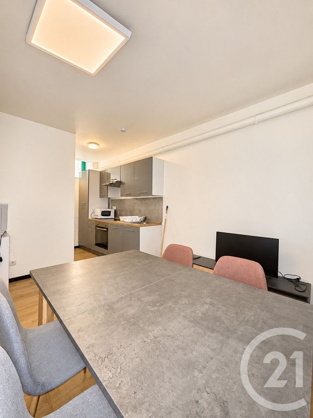 Appartement F2 &agrave; louer - 2 pi&egrave;ces - 61,58 m2 - Moulins - 03 - AUVERGNE