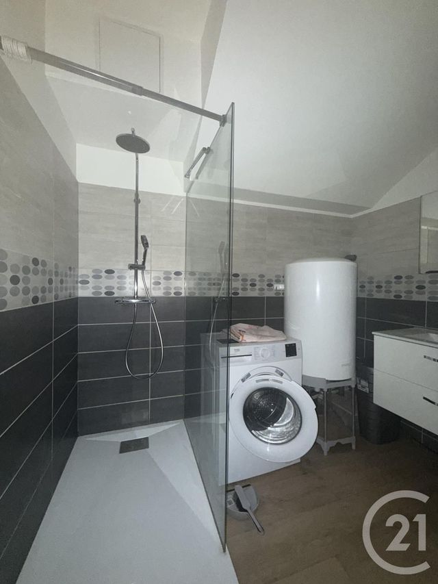 Appartement F2 &agrave; louer - 2 pi&egrave;ces - 61,58 m2 - Moulins - 03 - AUVERGNE
