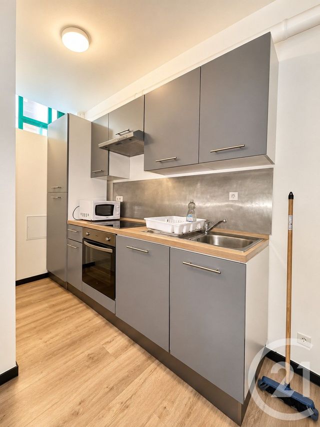 Appartement F2 &agrave; louer - 2 pi&egrave;ces - 61,58 m2 - Moulins - 03 - AUVERGNE