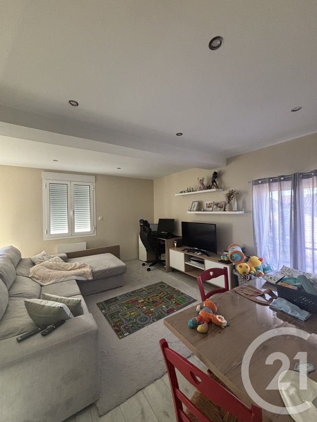 Appartement F3 &agrave; louer - 3 pi&egrave;ces - 66,43 m2 - Yzeure - 03 - AUVERGNE