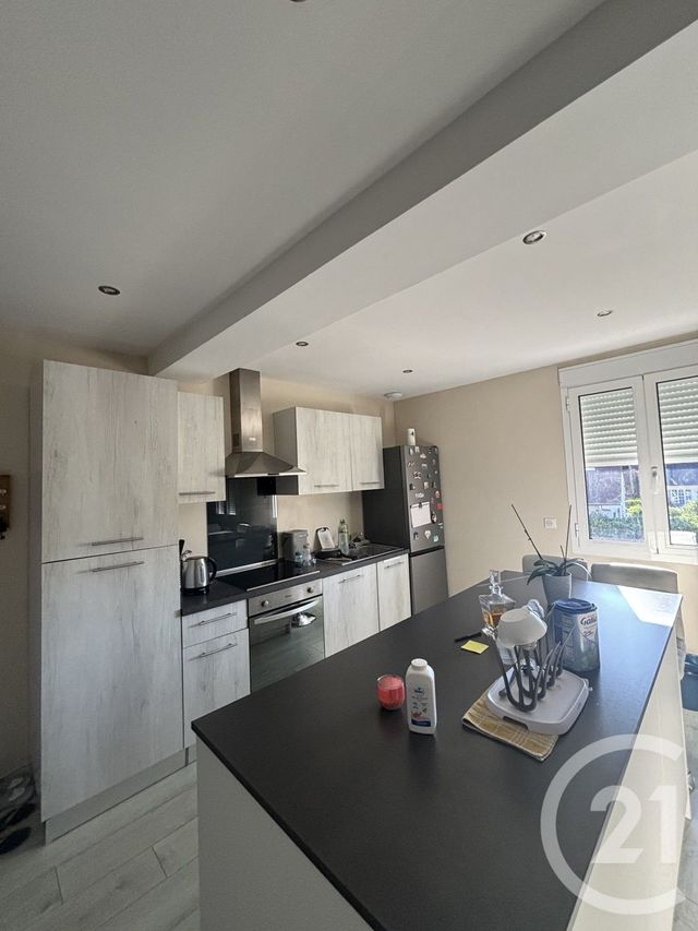 Appartement F3 &agrave; louer - 3 pi&egrave;ces - 66,43 m2 - Yzeure - 03 - AUVERGNE