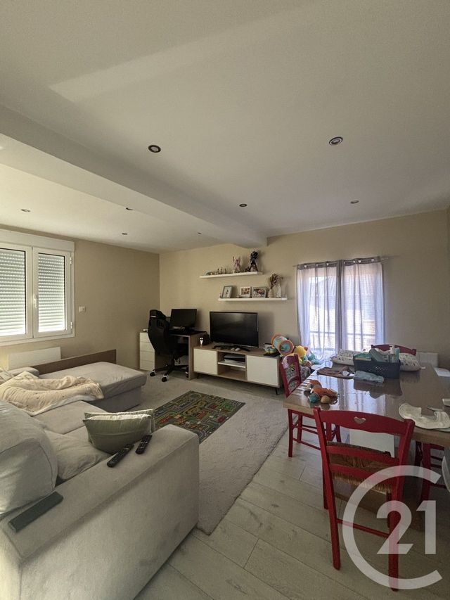 Appartement F3 &agrave; louer - 3 pi&egrave;ces - 66,43 m2 - Yzeure - 03 - AUVERGNE