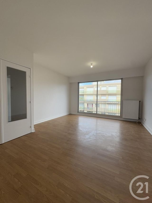 Appartement F2 &agrave; louer - 2 pi&egrave;ces - 47,30 m2 - Moulins - 03 - AUVERGNE