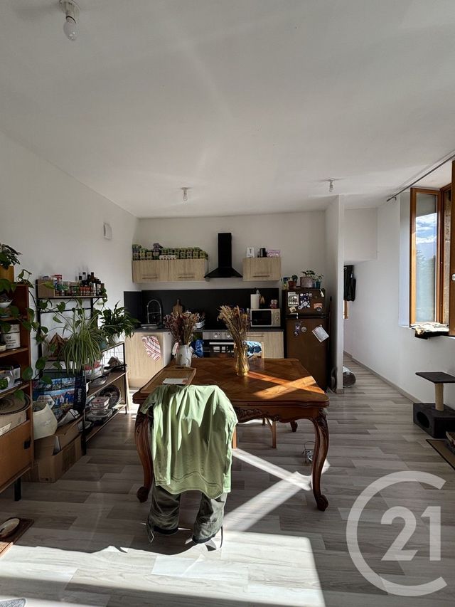 Appartement F3 &agrave; louer - 3 pi&egrave;ces - 66,81 m2 - Noyant D Allier - 03 - AUVERGNE