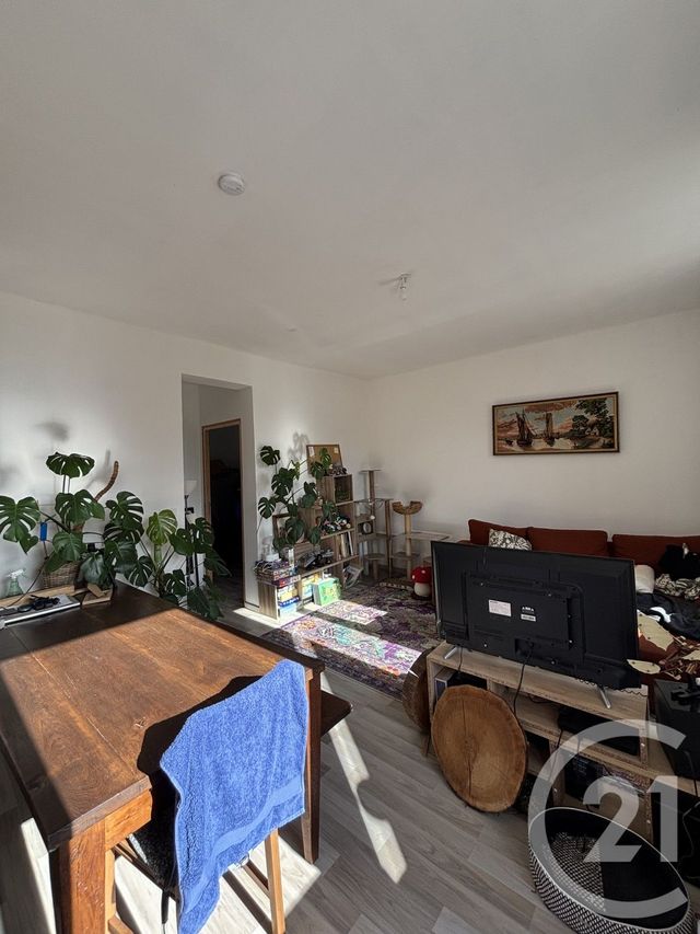 Appartement F3 &agrave; louer - 3 pi&egrave;ces - 66,81 m2 - Noyant D Allier - 03 - AUVERGNE
