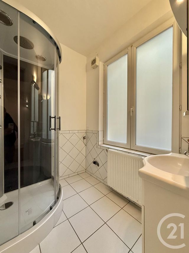 Appartement F3 &agrave; louer - 3 pi&egrave;ces - 69 m2 - Moulins - 03 - AUVERGNE
