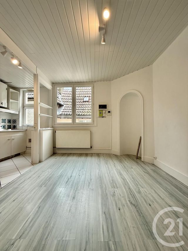 Appartement F3 &agrave; louer - 3 pi&egrave;ces - 69 m2 - Moulins - 03 - AUVERGNE