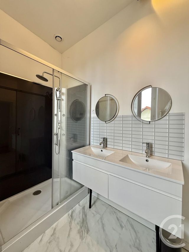 Appartement F5 &agrave; louer - 5 pi&egrave;ces - 123,60 m2 - Moulins - 03 - AUVERGNE