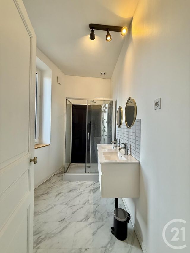 Appartement F5 &agrave; louer - 5 pi&egrave;ces - 123,60 m2 - Moulins - 03 - AUVERGNE