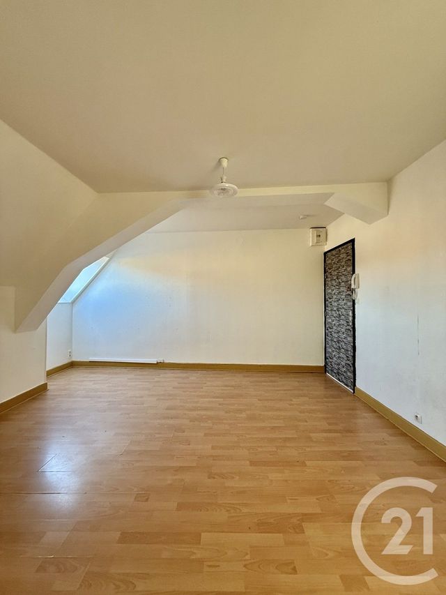 Appartement Studio &agrave; louer - 1 pi&egrave;ce - 28,24 m2 - Moulins - 03 - AUVERGNE