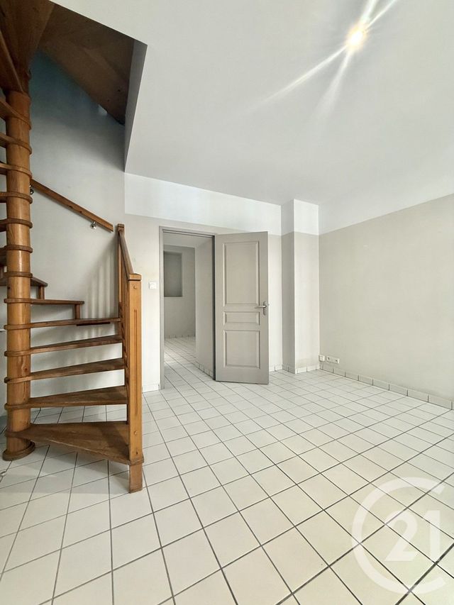 Appartement F2 &agrave; louer - 2 pi&egrave;ces - 47,46 m2 - Moulins - 03 - AUVERGNE