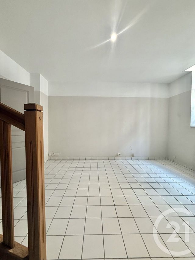 Appartement F2 &agrave; louer - 2 pi&egrave;ces - 47,46 m2 - Moulins - 03 - AUVERGNE
