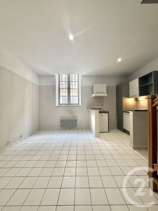 Appartement F2 &agrave; louer - 2 pi&egrave;ces - 47,46 m2 - Moulins - 03 - AUVERGNE