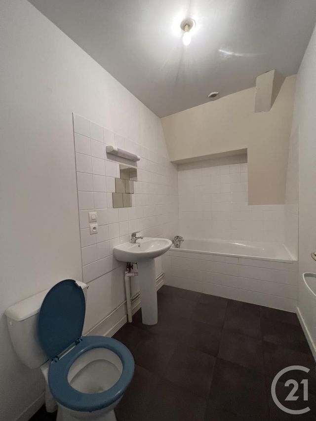 Appartement F2 &agrave; louer - 2 pi&egrave;ces - 48,40 m2 - Moulins - 03 - AUVERGNE