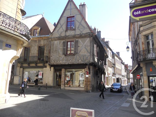 Appartement F2 &agrave; louer - 2 pi&egrave;ces - 48,40 m2 - Moulins - 03 - AUVERGNE
