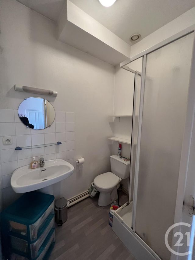 Appartement F1 &agrave; louer - 1 pi&egrave;ce - 30,80 m2 - Moulins - 03 - AUVERGNE