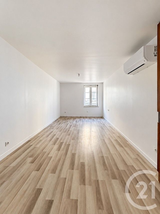 Appartement F4 &agrave; louer - 4 pi&egrave;ces - 70,79 m2 - Moulins - 03 - AUVERGNE