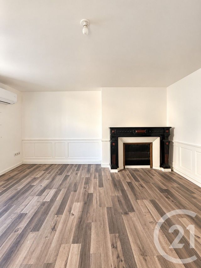 Appartement F4 &agrave; louer - 4 pi&egrave;ces - 70,79 m2 - Moulins - 03 - AUVERGNE