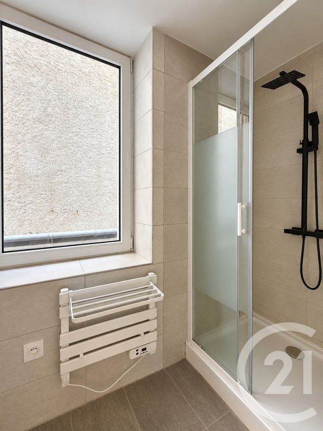 Appartement F4 &agrave; louer - 4 pi&egrave;ces - 70,79 m2 - Moulins - 03 - AUVERGNE