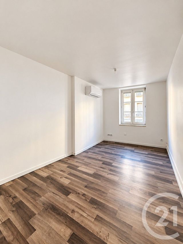 Appartement F4 &agrave; louer - 4 pi&egrave;ces - 70,79 m2 - Moulins - 03 - AUVERGNE