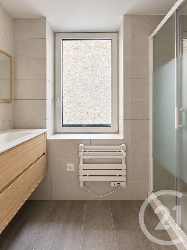 Appartement F4 &agrave; louer - 4 pi&egrave;ces - 70,79 m2 - Moulins - 03 - AUVERGNE