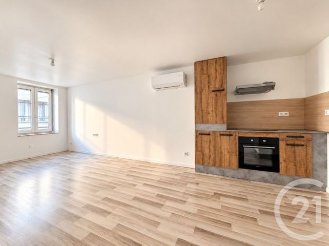 Appartement F4 &agrave; louer - 4 pi&egrave;ces - 70,79 m2 - Moulins - 03 - AUVERGNE