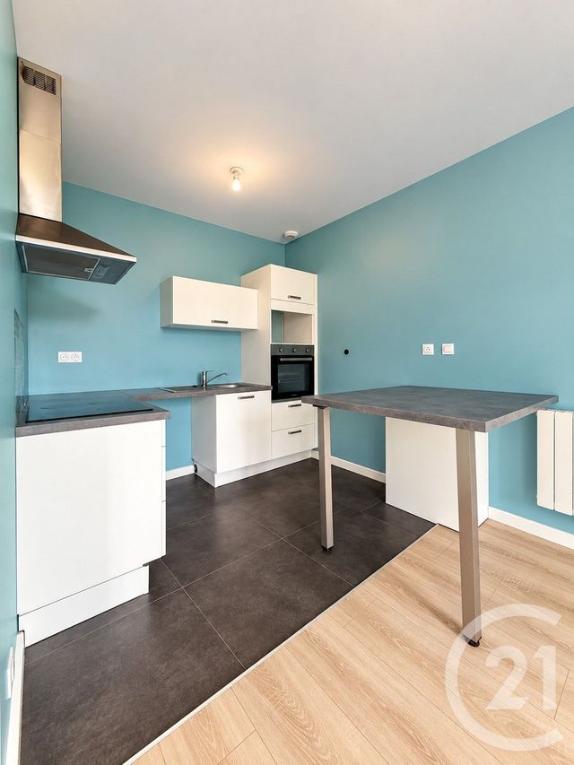 Appartement F4 &agrave; louer - 4 pi&egrave;ces - 89,50 m2 - Yzeure - 03 - AUVERGNE