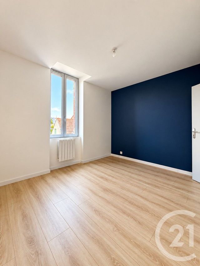 Appartement F4 &agrave; louer - 4 pi&egrave;ces - 89,50 m2 - Yzeure - 03 - AUVERGNE