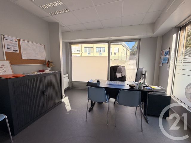 Local commercial à louer - 165.0 m2 - 03 - Allier