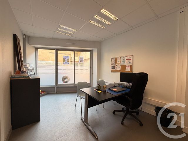 Local commercial à louer - 165.0 m2 - 03 - Allier
