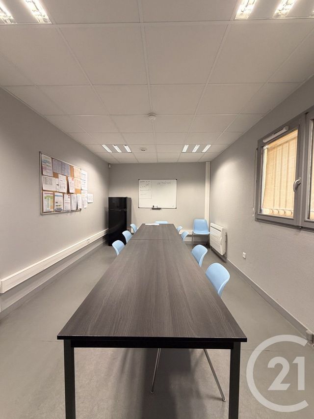 Local commercial à louer - 165.0 m2 - 03 - Allier