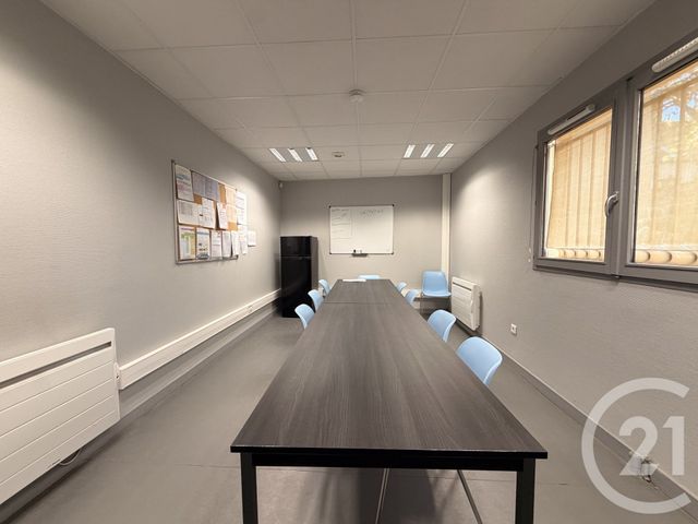 Local commercial à louer - 165.0 m2 - 03 - Allier