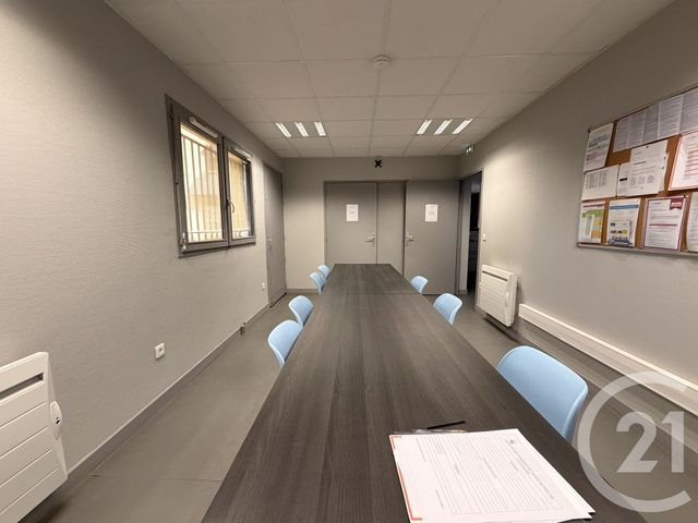 Local commercial à louer - 165.0 m2 - 03 - Allier
