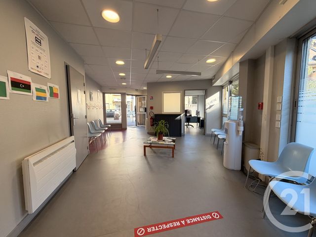 Local commercial à louer - 165.0 m2 - 03 - Allier