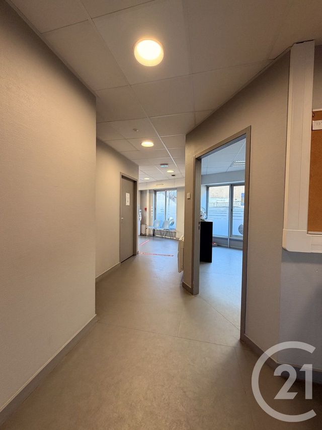 Local commercial à louer - 165.0 m2 - 03 - Allier