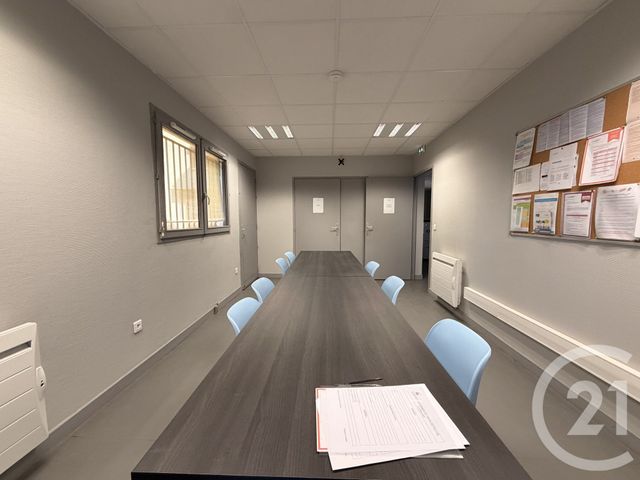 Local commercial à louer - 165.0 m2 - 03 - Allier