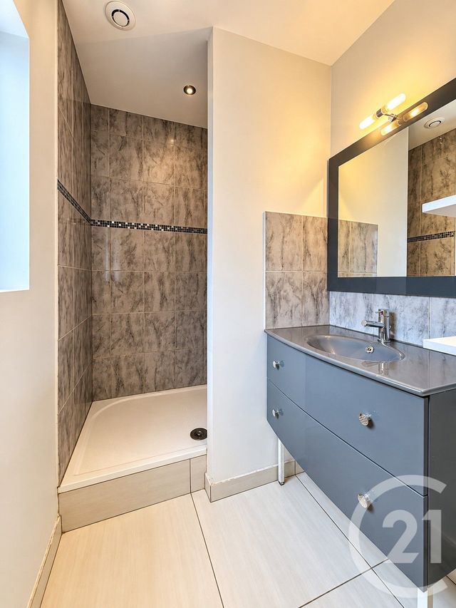 Appartement F2 &agrave; louer - 2 pi&egrave;ces - 39,52 m2 - Moulins - 03 - AUVERGNE