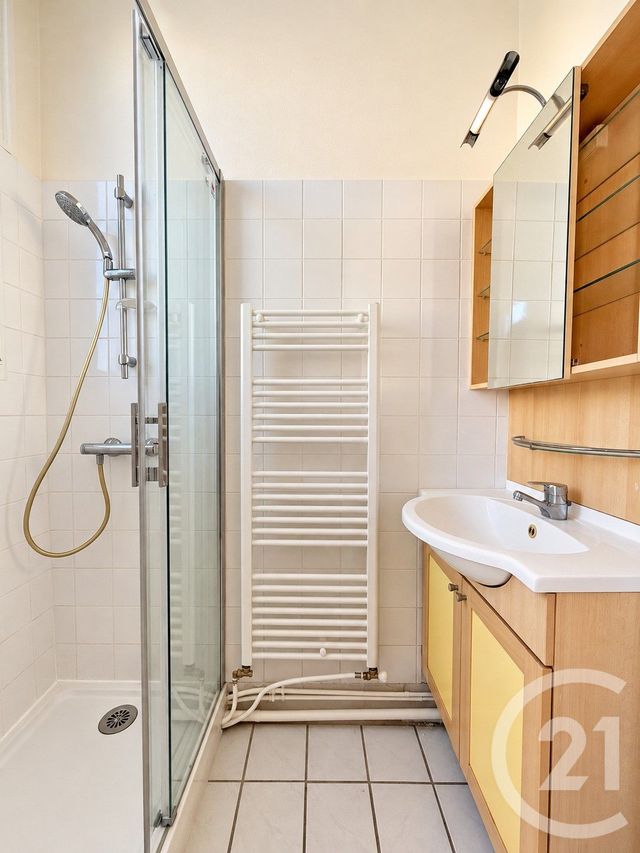 Appartement F2 &agrave; louer - 2 pi&egrave;ces - 45,38 m2 - Yzeure - 03 - AUVERGNE