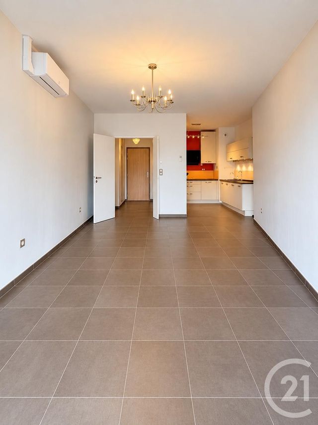 Appartement F3 &agrave; louer - 3 pi&egrave;ces - 84,87 m2 - Moulins - 03 - AUVERGNE