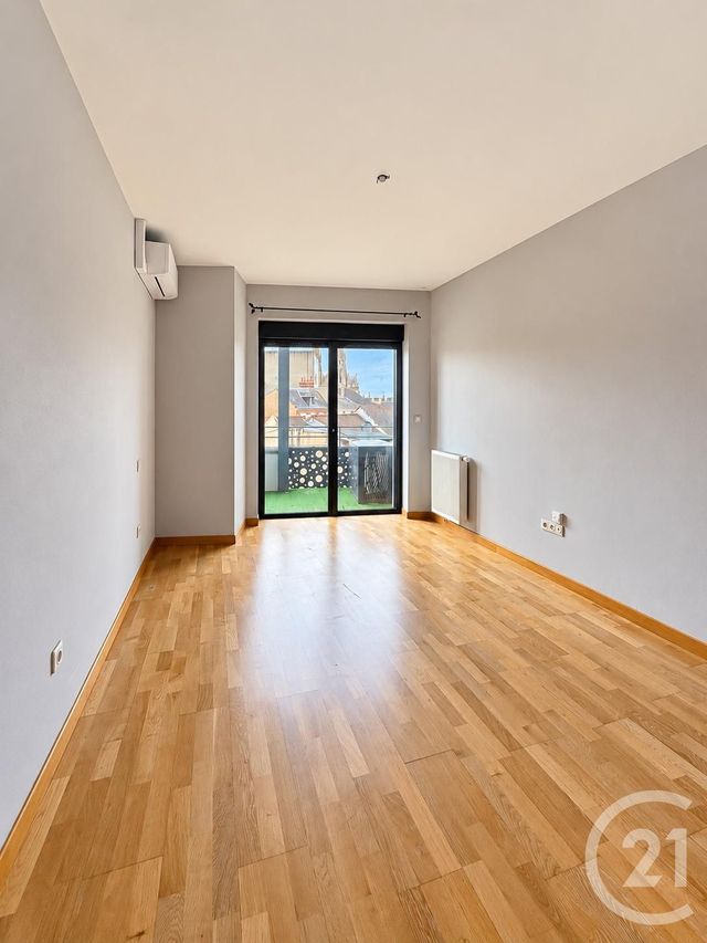 Appartement F3 &agrave; louer - 3 pi&egrave;ces - 84,87 m2 - Moulins - 03 - AUVERGNE