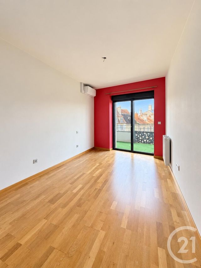 Appartement F3 &agrave; louer - 3 pi&egrave;ces - 84,87 m2 - Moulins - 03 - AUVERGNE