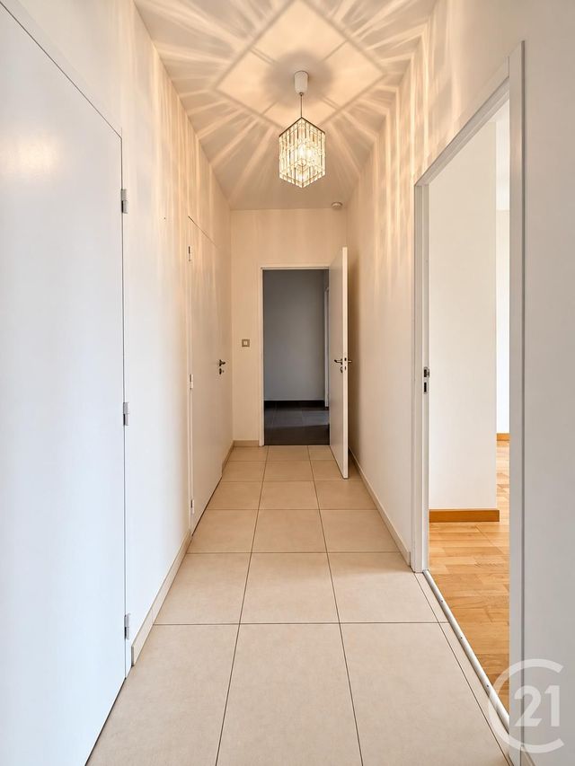 Appartement F3 &agrave; louer - 3 pi&egrave;ces - 84,87 m2 - Moulins - 03 - AUVERGNE