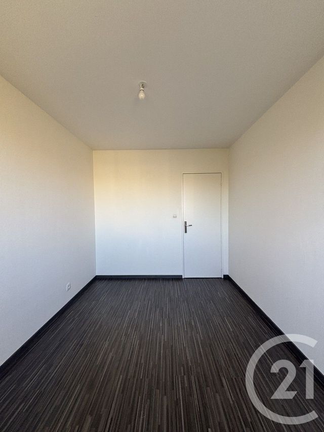 Appartement F3 &agrave; louer - 3 pi&egrave;ces - 73 m2 - Moulins - 03 - AUVERGNE