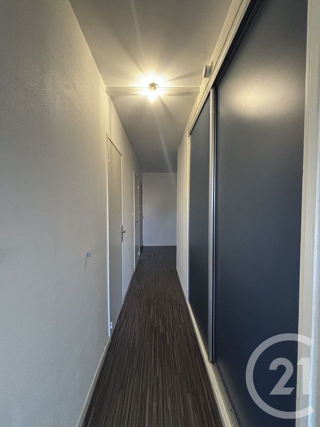 Appartement F3 &agrave; louer - 3 pi&egrave;ces - 73 m2 - Moulins - 03 - AUVERGNE